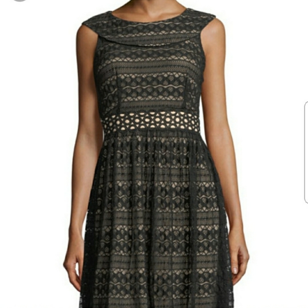 * Beautiful Neiman Marcus black lace overl…